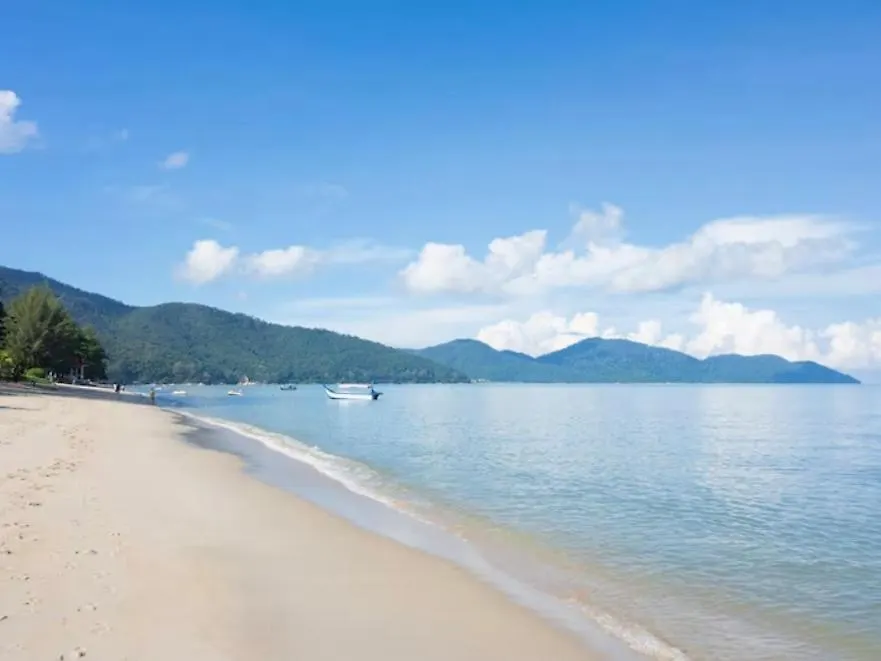 Ferringhi Resort 5-Bedroom With Pool, Bbq Set, Wifi, Netflix & Walk To Beach Batu Ferringhi Casa de Férias