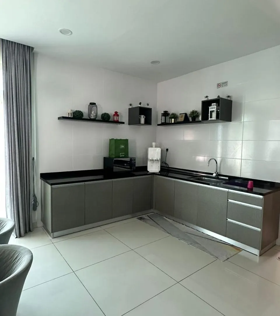 Ferringhi Resort 5-Bedroom With Pool, Bbq Set, Wifi, Netflix & Walk To Beach Batu Ferringhi